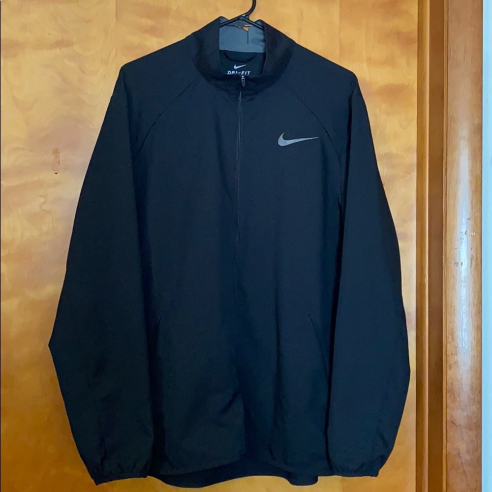 Men’s Nike Dri-fit light weight jacket